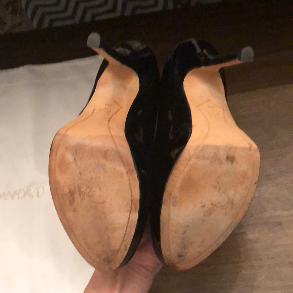 Pristine Condition Joan And David Pump Size 6 - image 3